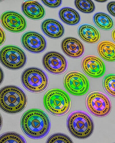 печать голографических наклеек